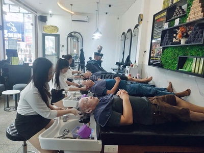 🏢 CHO THUÊ MẶT BẰNG 2 MẶT TIỀN 300m² – TRUNG TÂM TP. QUẢNG NGÃI