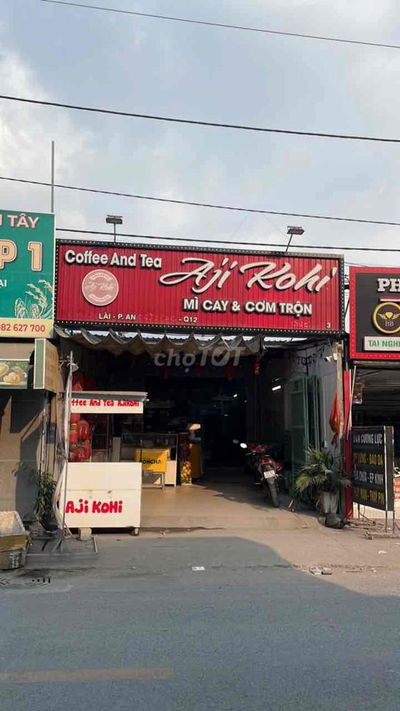 Quán trống buổi sáng nên e cần cho thuê vỉa hè rộng tầm 4*5