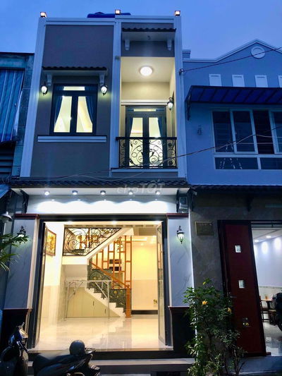 nhà bán 4 x 11m. hẻm xe 🚗 đường hoàng ngân F16.Q8