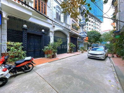 PHÂN LÔ Ô TÔ TRÁNH ĐỖ ,VÀO NHÀ 57M 4 TẦNG,MT 4,3m có vỉa hè.