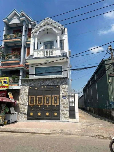 Nhà dt 6 x 20 xây trệt 2 lầu