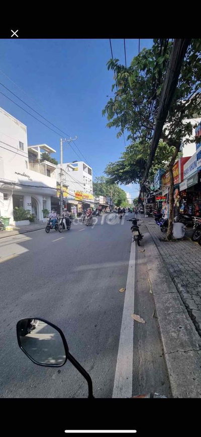 bán nhà MT Lê Văn Lương ngay 3 trường đại học. dt 5m x 27m giá 21,9tỷ