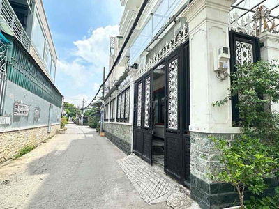 Nhà 5 Tầng lô Góc đường LÂM THỊ HỐ, DT 60m2 (5 x 13), hẻm 6m thông.