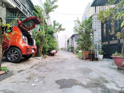 Tôi cần bán lô đất 5x19m, đường Xe hơi, gần Chợ Hưng Long