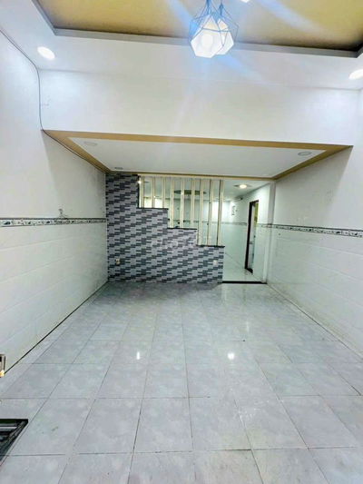 Cho thuê nhà tl 19 dt 70 giá 6tr 4p ngủ