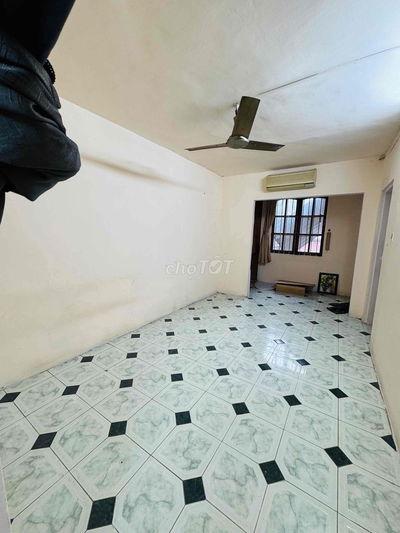 Mình Chính chủ cho thuê nhà tập thể tầng 3 Vũ Thạnh- Giảng Võ, Đống Đa