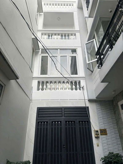 Cho thuê nhà trống sạch đẹp, 3pn 4wc, Phan Huy Ích p12 GV