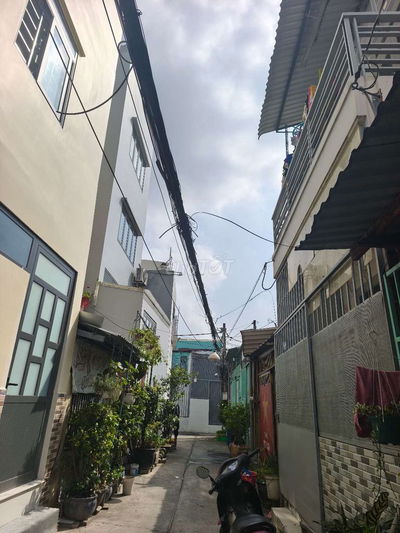 Bán nhà ngay chợ bờ ngựa, cách đường Hưng Nhơn 100m.