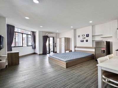 Căn hộ full nội thất mới có ban công lớn quận Bình Thạnh - Phú Nhuận