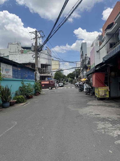 Nhà mặt tiền, 3 lầu, 4x15 nở hậu, 4PN 5wc, hoàn thiện cơ bản, nhà đẹp