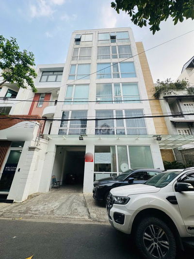 Toà nhà office Phan Đăng Lưu,hẻm 8m,cách MT 10m gần 500m2 sàn