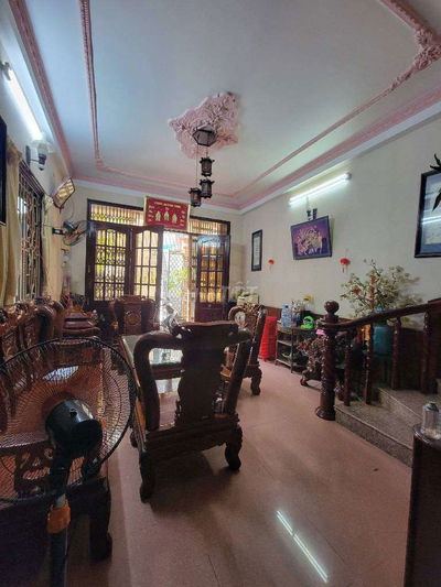 Nhà sát mặt tiền- Hẻm nhựa xe hơi tránh nhau thoải mái