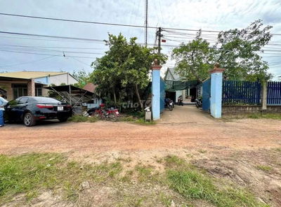 Bán đất ngay UBND xã Hưng Thuận cách KCN 200 mét 200m2 giá 750 Triệu