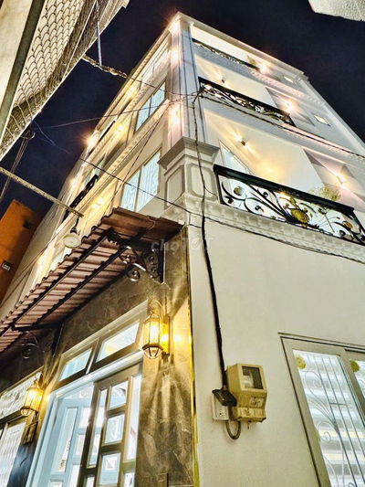 SIÊU PHẨM THÍCH QUẢNG ĐỨC – PHÚ NHUẬN