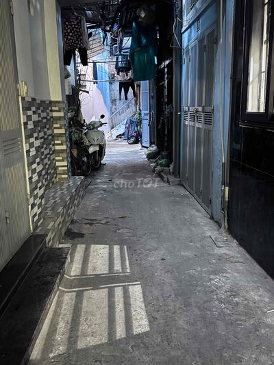 NGÕ THÔNG ĐẸP - LÔ GÓC PHỐ THANH NHÀN SỔ VUÔNG VẮN CHÍNH CHỦ Ở NGAY.