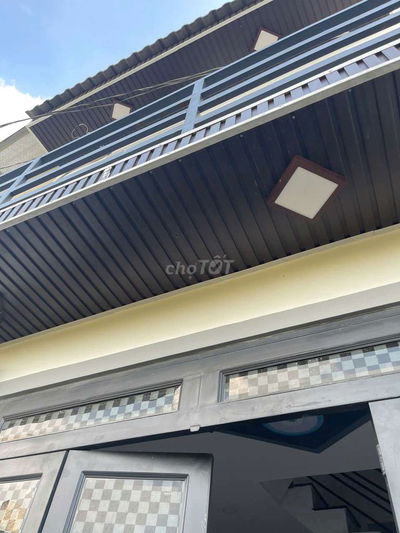 Nhà 1 lầu 2 phòng ngủ, 2 toilet, balcon, Quận 12