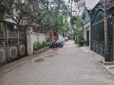 Nhà ngõ thông ô tô tránh Đào Tấn