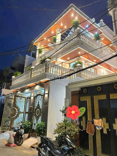 Biệt thự xinh lunglinh, dt rộng vi trí dẹp ,đầy đủ công năng 5pn 5wc .