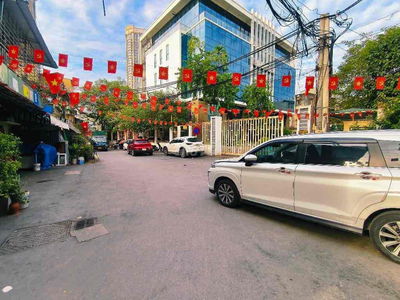 Chính chủ bán tập thể tầng 1 Nguyễn Trãi. Đối diện Royar City. Kinh do
