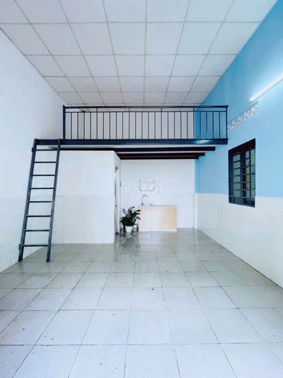 KIOT mặt tiền làng ĐH KTX khu A, đối diện bx Miền Đông mới, rộng rãi