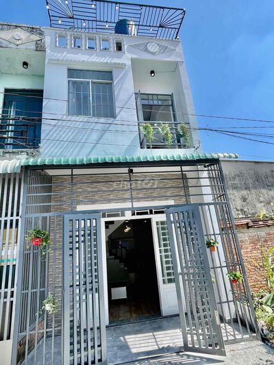 nhà thạnh xuân Q12 1 trệt 1 lầu 50m2 hẻm xe hơi