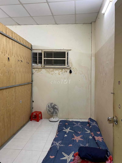 Cho thuê phòng trọ mặt tiền đường lớn quận 5