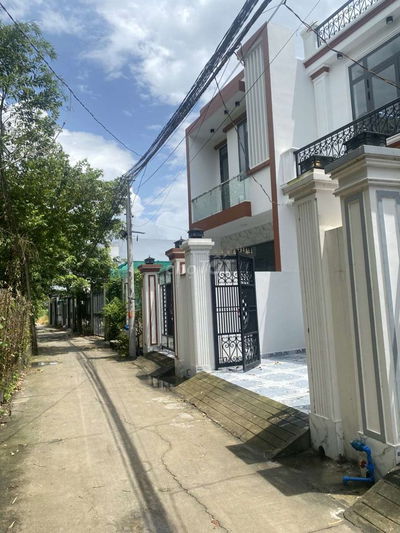 Bán nhà 1 trệt 1 lầu 590triệu Cách Đinh Đức Thiện Bình Chánh 300m