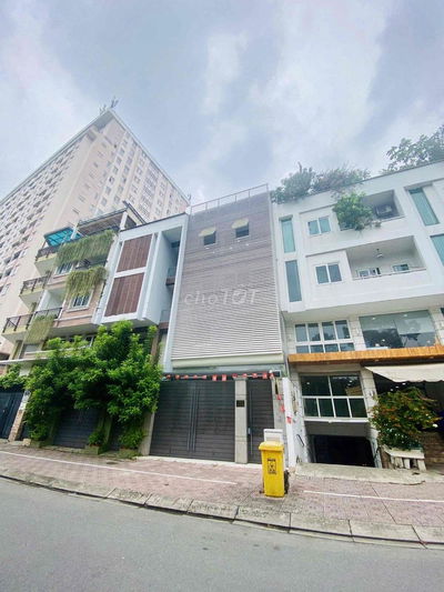 Cho thuê toà nhà đối diện Thảo Cầm Viên mới xây đường Trường Sa