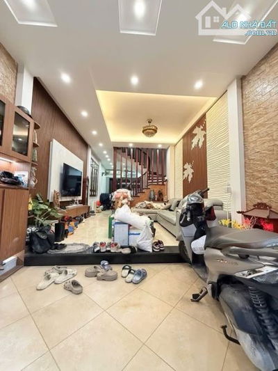 PHÚ ĐÔ 43m - 5T - 8.x tỷ -Ô TÔ ĐỖ - 1 NHÀ RA PHỐ KINH DOANH Ô TÔ TRÁNH