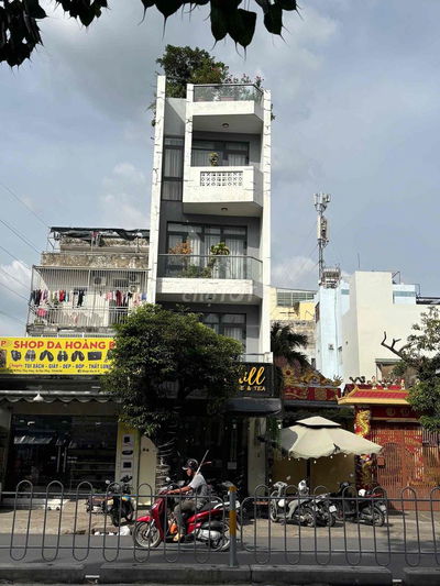 Nhà mặt tiền kinh doanh Nguyễn Sơn