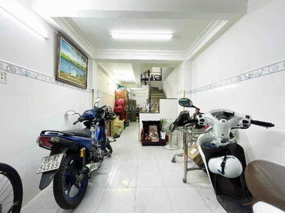 NHÀ ĐẸP ĐÓN TẾT - NGUYỄN KIỆM - 31M2 - 3 PHÒNG NGỦ