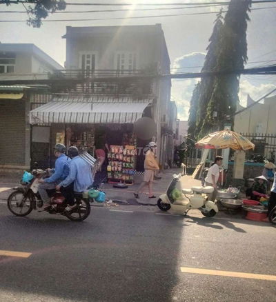 CHÚ NĂM BÁN NHÀ 1 TRỆT 1 LẦU KD TẠP HOÁ GIÁ 820TR GẦN CHỢ BÌNH CHÁNH