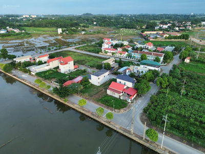 Chính chủ em cần bán - 200m2 full - mặt tiền 10m - xã Xuân Sơn, TX. Sơn Tây