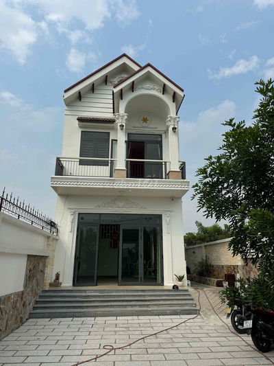 Bán biệt thự mới xây cách trường tiểu học 100m