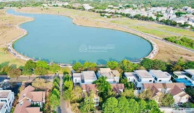 Cần bán nhà phố đẹp 1 trệt 2 lầu  Khu đô thị Đông Tăng Long, Quận 9