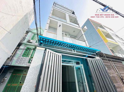 Nhà 4 tầng DT 4.5m x 14m góc 3 mặt tiền hẻm đối diện trường học