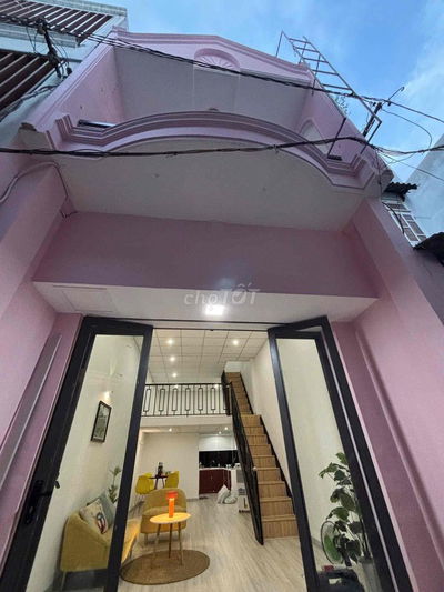 Nhà 3 tầng 4,2x11m Hồng Lạc, đủ công năng có sofa,máy giặt- ở gđ, KDOL