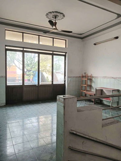 Nhà cho thuê lâu dài MTKD Phạm Hùng.  Dt 5m5 × 20. Giá 20trieu. Nở hậu