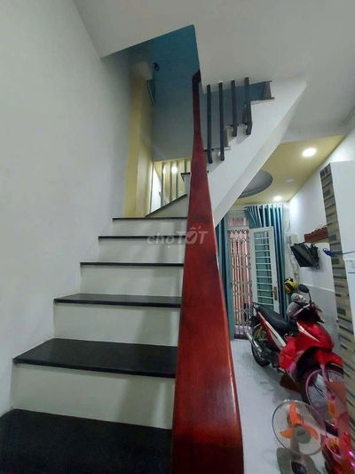 Bán nhà Lương Văn Can Q8 nhà 2 tầng DT 3mx6m giá 2,2 tỷ