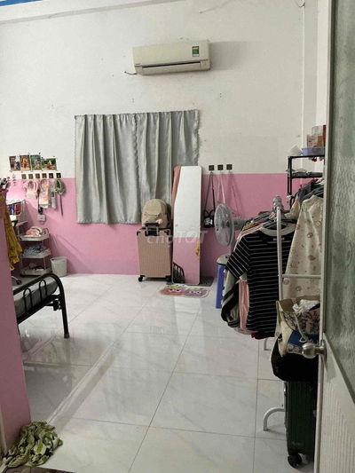 Phòng trọ mặt tiền  gần đại học y dược