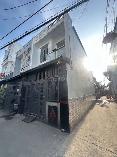 BÁN NHÀ 2 TẦNG - CĂN GÓC HẺM XE HƠI TẬN NHÀ - VỊ TRÍ ĐẸP GIÁP GÒ VẤP