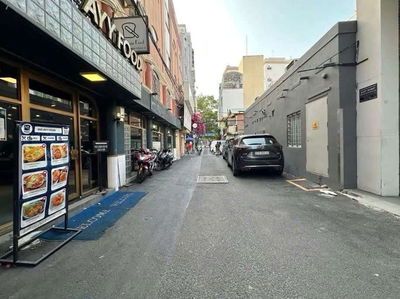 NHÀ HẺM XE HƠI TRẦN HƯNG ĐẠO Q1- DT44m2-2 tầng- 2PN - 2wc nhà cấp 4 .