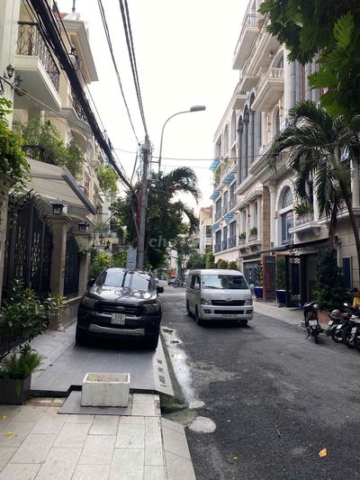 nhà rực sáng 68m2 HXH- khu tinh anh hội tụ- hẻm 36 Bàu Cát 1- 9,86 tỷ-