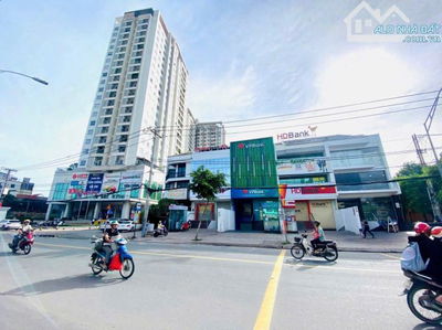 Cho thuê nhà 76 Đặng Văn Bi, TP.Thủ Đức. Ngay Moon Light. DT: 404m2. Giá 150 Triệu/tháng