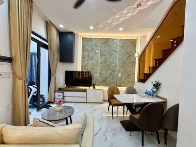 Nhà đẹp 2 tầng ngay Lanmark 81_sát mặt tiền 28m2_4,77 tỉ có TL