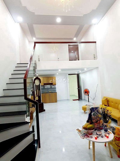 Cán bán nhanh căn nhà 2pn, 2 toilet, 1 phòng thờ, nhà mới 100%, QBT