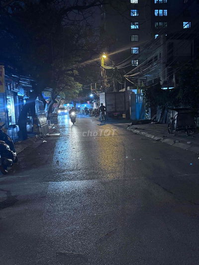 NHÀ HIẾM PHỐ MINH KHAI Ô TÔ DỪNG ĐỖ FULL CÔNG NĂNG TIỆN ÍCH Ở NGAY.