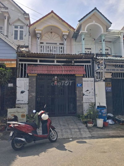 Nhà lầu đường xe hơi gần siêu thị bigc giá 9 triệu 500 triệu