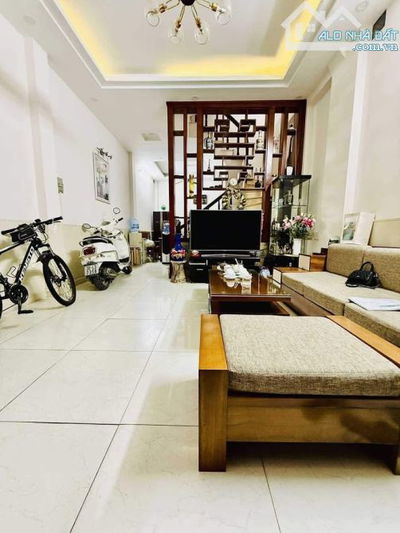 HÀNG HIẾM HOÀNG HOA THÁM-BA ĐÌNH - 46m2 HAI THOÁNG - TRUNG TÂM PHỐ - NHÀ ĐẸP Ở LUÔN - 9.5₫