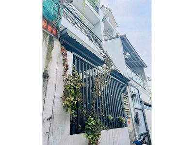 Nhỉnh 80tr/m có nhà 3 tầng,5.8 x10,sát bên CV Làng Hoa, Gò Vấp